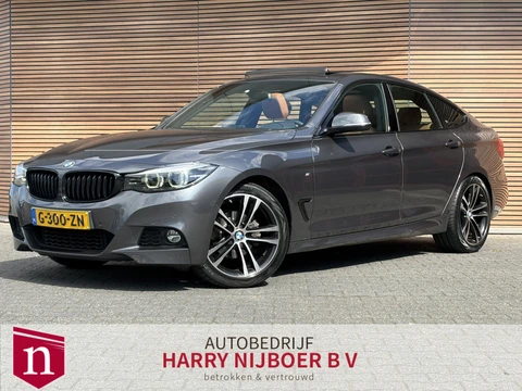 BMW 3 Serie Gran Turismo 320i High Executive Edition Trekhaak wegklapbaar / Lederen bekleding / Panodak / Stoelverwarming