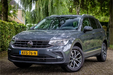 Volkswagen Tiguan 1.4 TSI eHybrid Life Leder 360 Camera Trekhaak Digi Dash