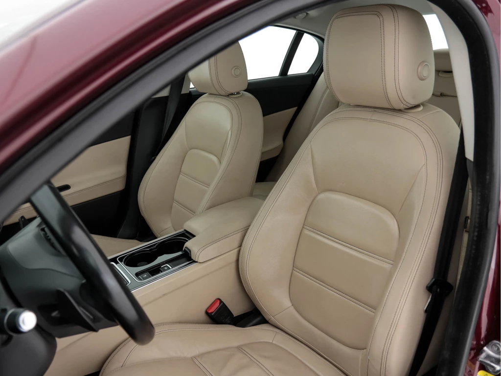 Jaguar XE – foto 20