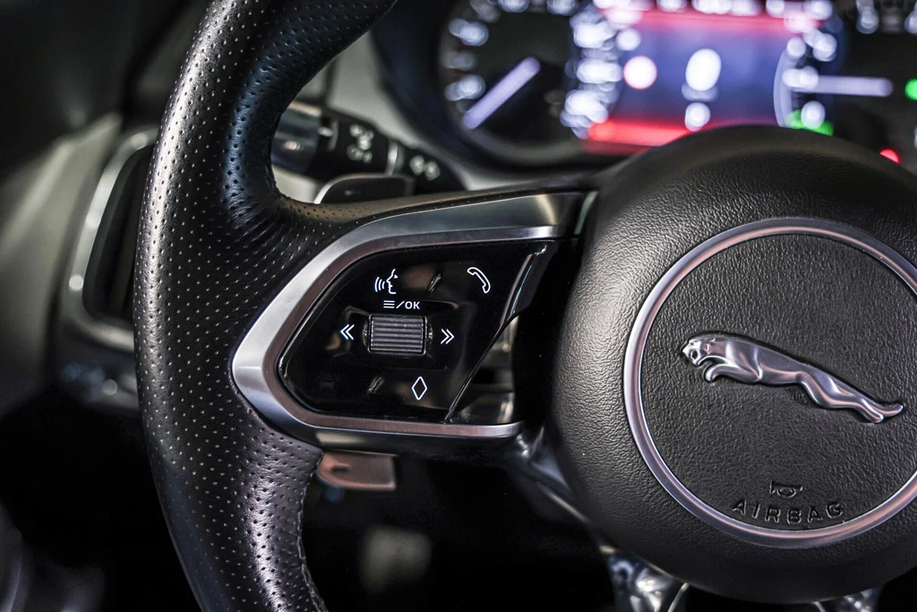 Jaguar E-PACE – foto 37