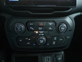 Jeep Renegade – thumbnail 18