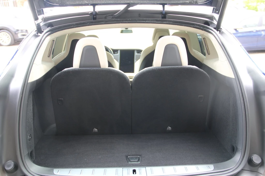 Tesla Model X – foto 22