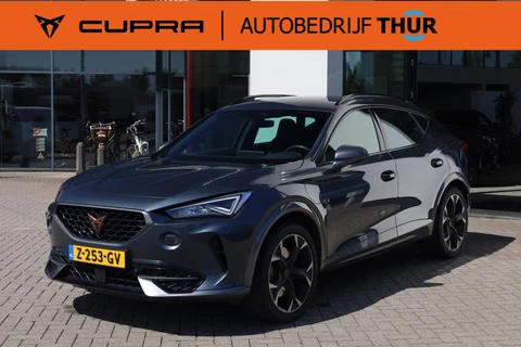 CUPRA Formentor 1.4 e-Hybrid VZ Performance  SOH 96,27% | 245PK / 180kW DSG, Wegklapbare trekhaak, achteruitrijcamera (rear view), verwarmbare voorstoelen, verwarmbaar multifunctioneel lederen stuurwiel, parkeerassistent (park assist), precrash, schaalstoelen met half lederen bekleding, 19" LMV, dodehoekdetectie (side assist), adaptieve cruise control (acc), adaptief onderstel (dcc), keyless entry & go, XDS sperdifferentieel, privacy glas, bestuurders assistentie pakket L, parkeersensoren voor en achter (pdc), 3-zone climatronic