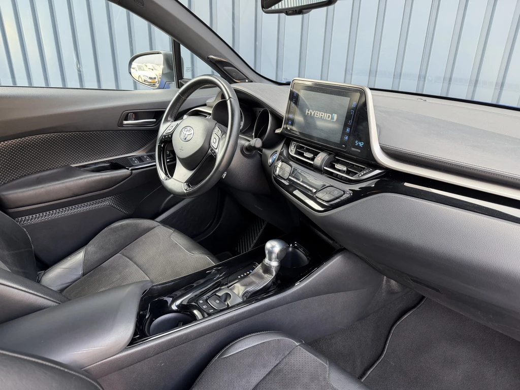 Toyota C-HR – foto 17