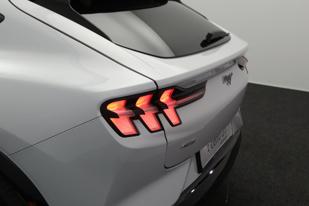 Ford Mustang Mach-E – foto 23