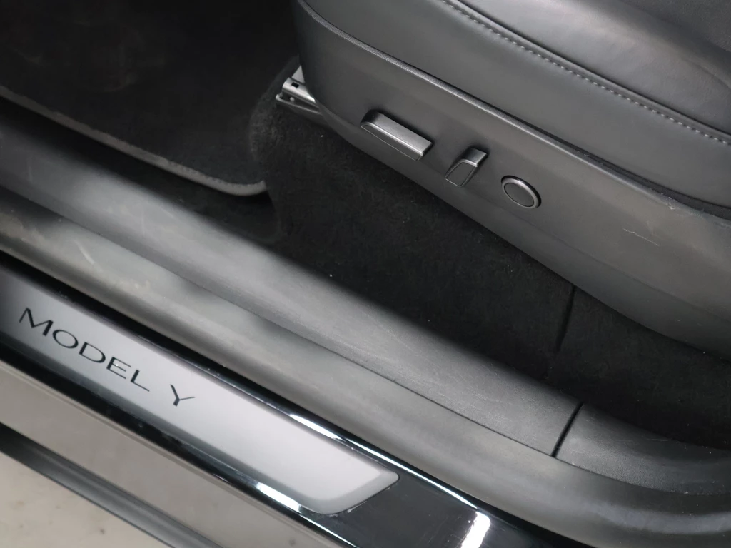 Tesla Model Y – foto 13