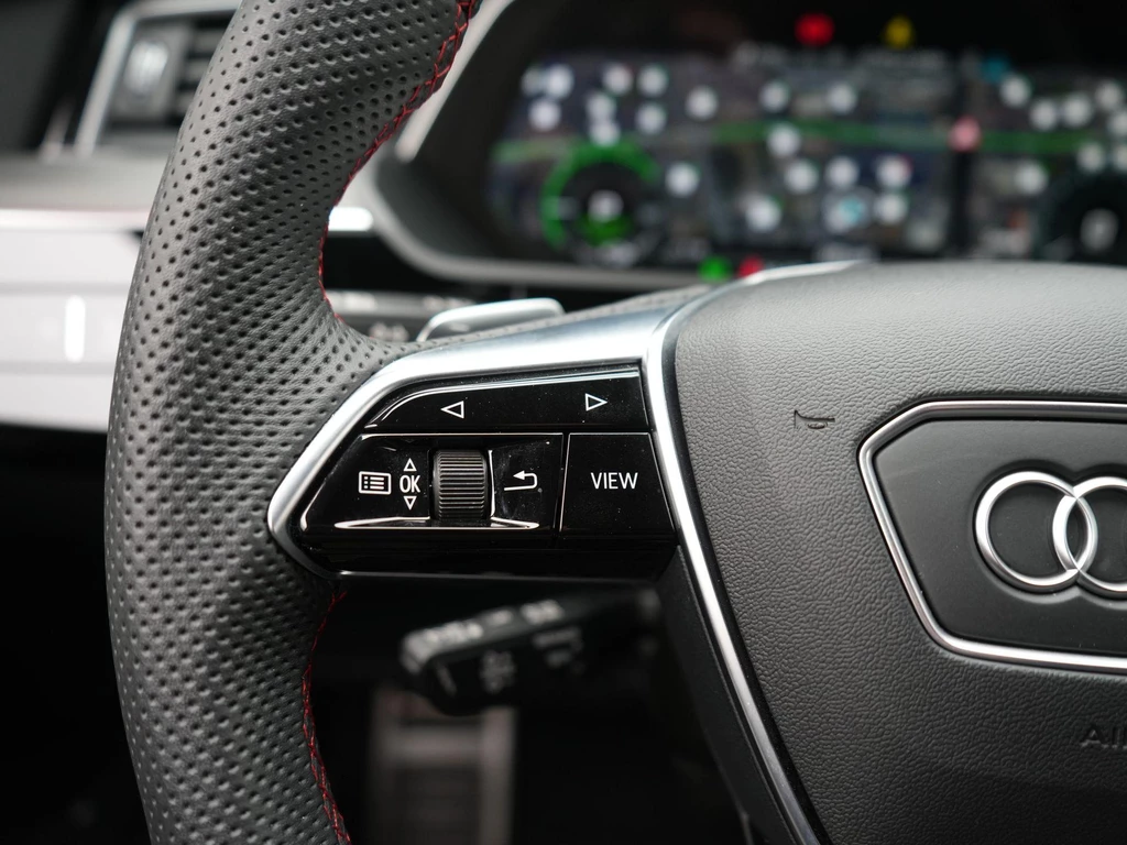 Audi Q8 Sportback e-tron – foto 17