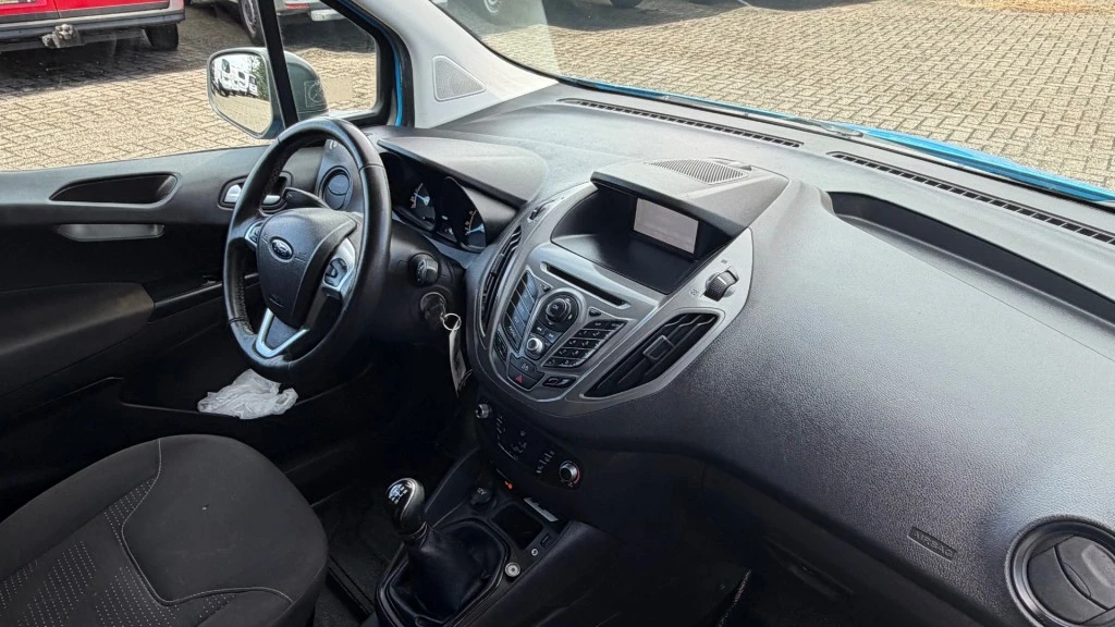 Ford Transit Courier – foto 11