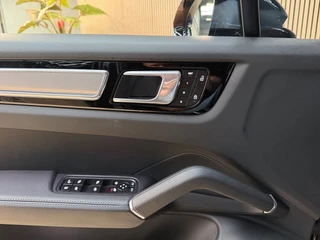 Porsche Cayenne – thumbnail 22