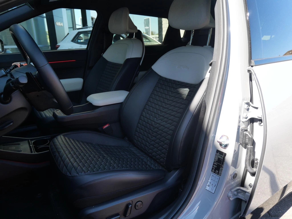 Kia EV4 – foto 10