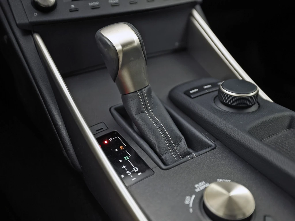 Lexus IS – foto 27