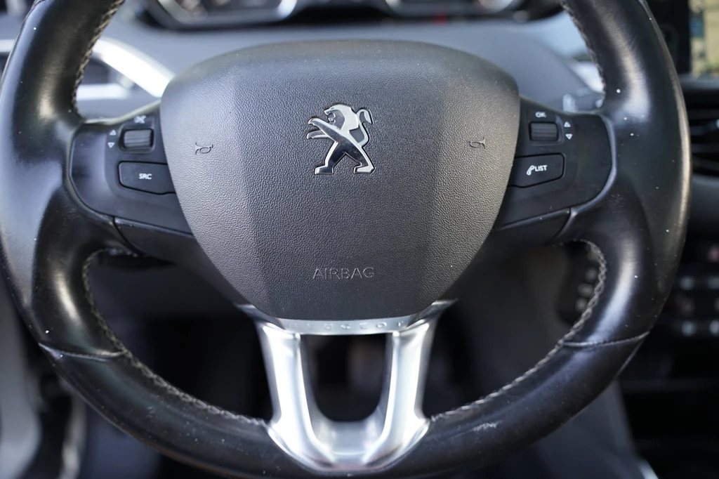 Peugeot 208 – foto 18