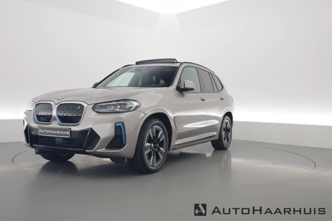 BMW iX3 M Sport 80 kWh | Rijklaar! | Pano | Adapt. Cruise | Camera | Keyless | Leder | Stoelverw.