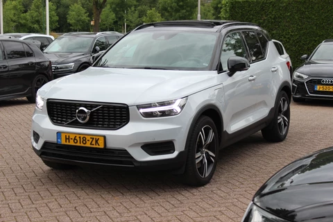 Volvo XC40 1.5 T5 Recharge R-Design 262pk / Full option! / Trekhaak / Panoramadak / 360Camera / Harman Kardon / 19'' / Stoel+Stuurverwarming / CarPlay / Dodehoek / DAB / Cruise Control