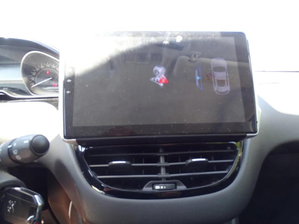 Peugeot 208 – foto 12