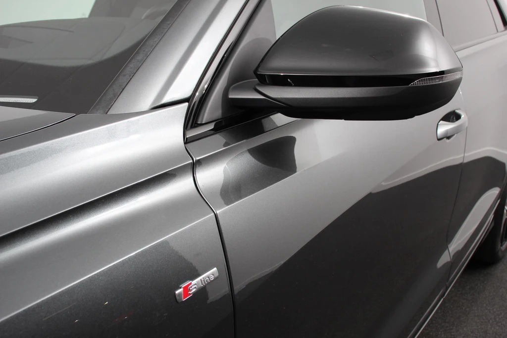 Audi Q8 – foto 32