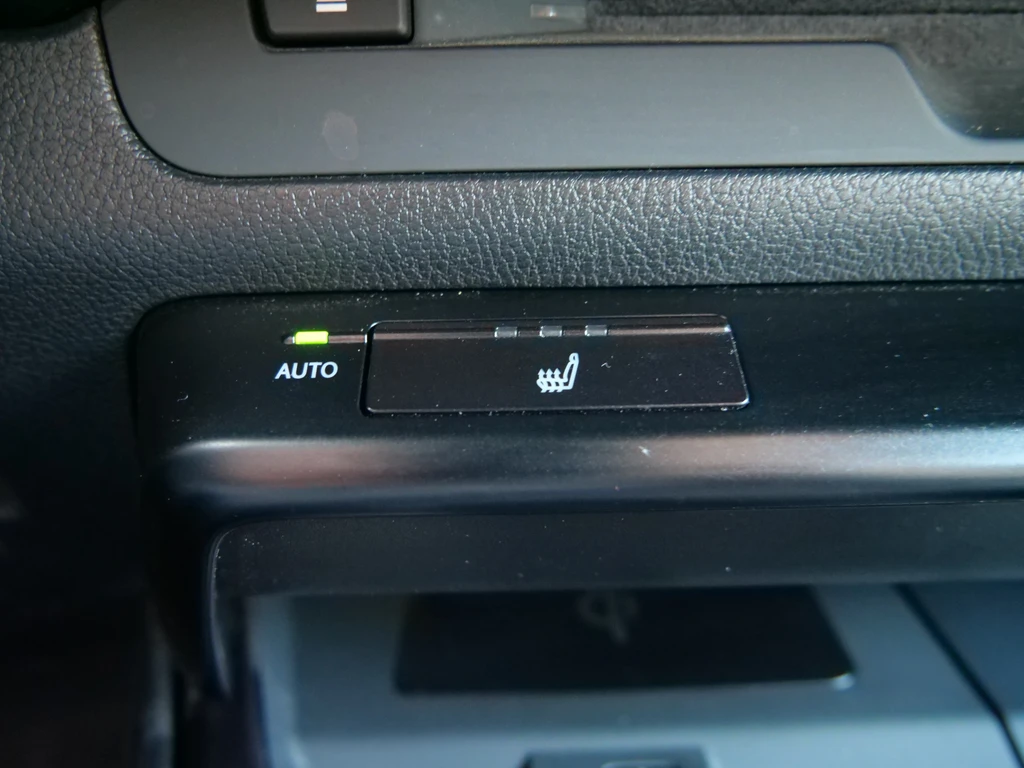 Lexus UX – foto 27