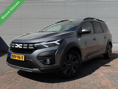 Dacia Jogger 1.0 TCe Carplay Cruise Led navi Camera BJ 2024  Eerste Eigenaar Nieuwstaat 17330 Km Gereden Fabrieksgarantie tot 14-11-2027