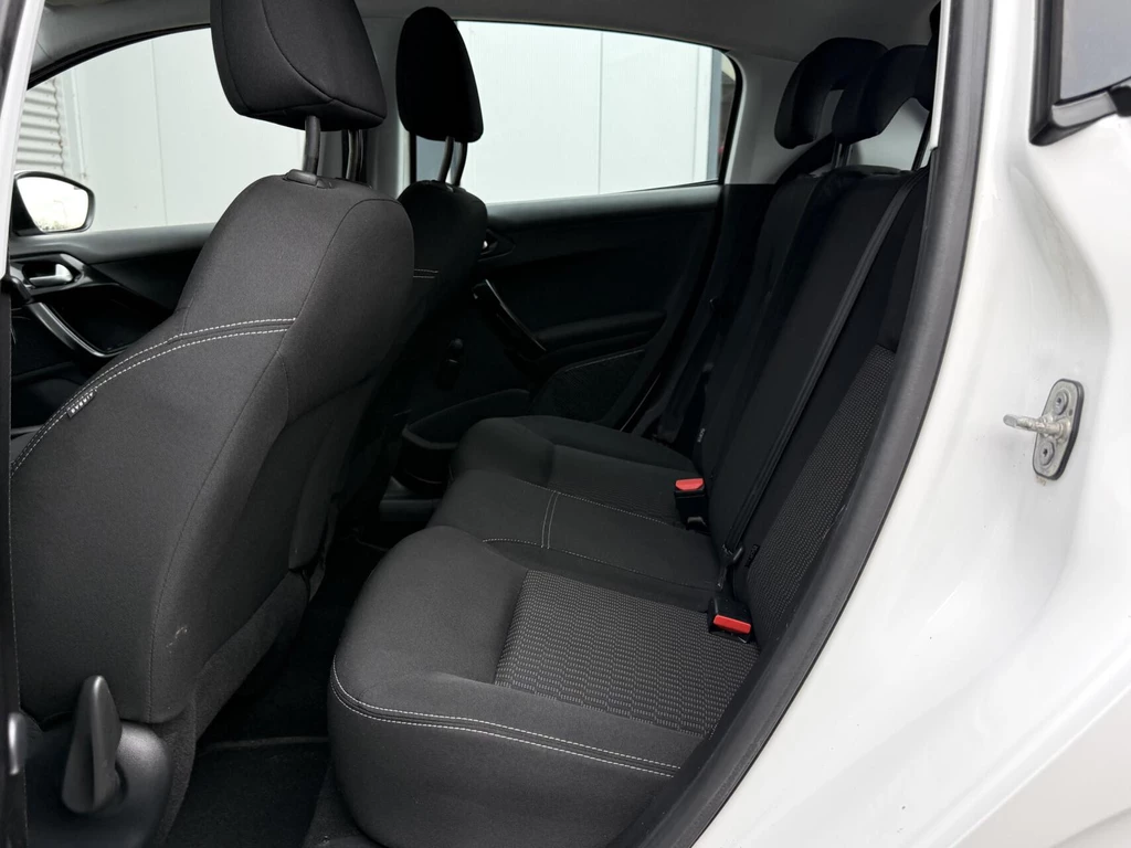 Peugeot 208 – foto 14
