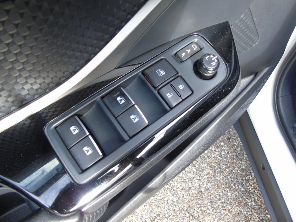 Toyota C-HR – foto 18
