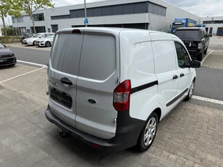 Ford Transit Courier – thumbnail 10