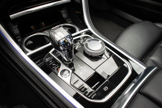 BMW 8 Serie – thumbnail 32