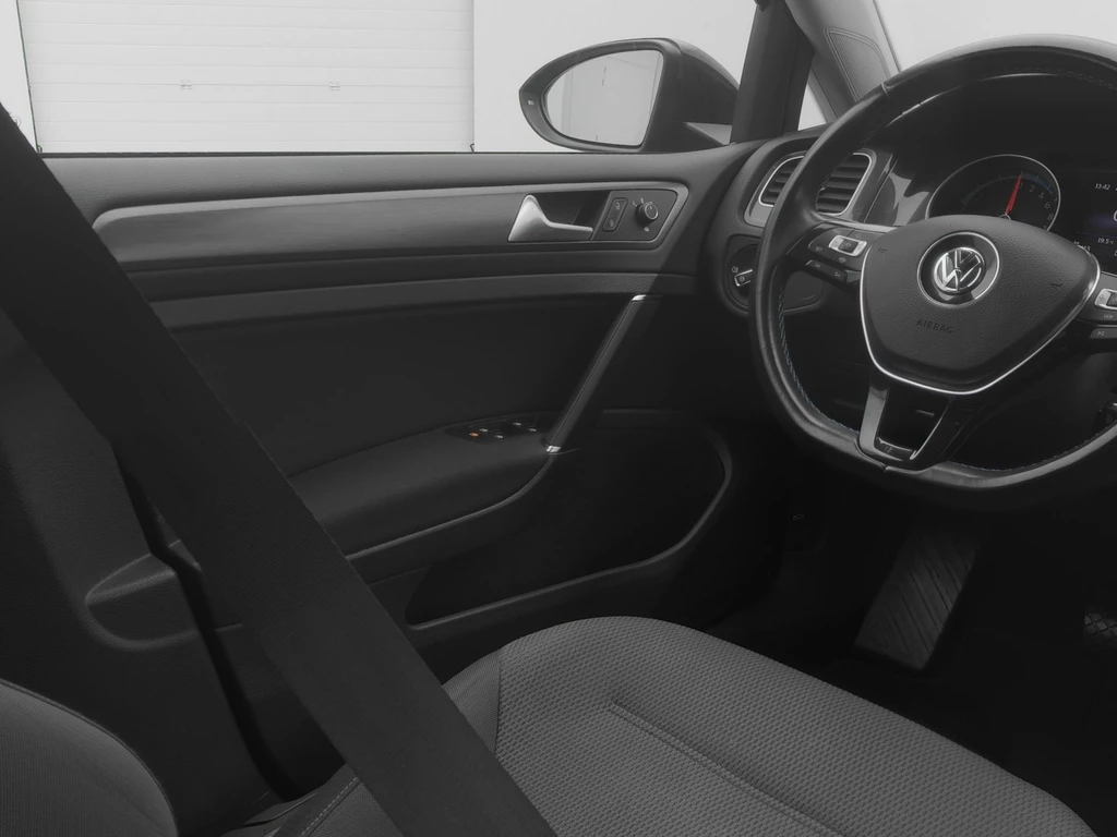 Volkswagen e-Golf – foto 27