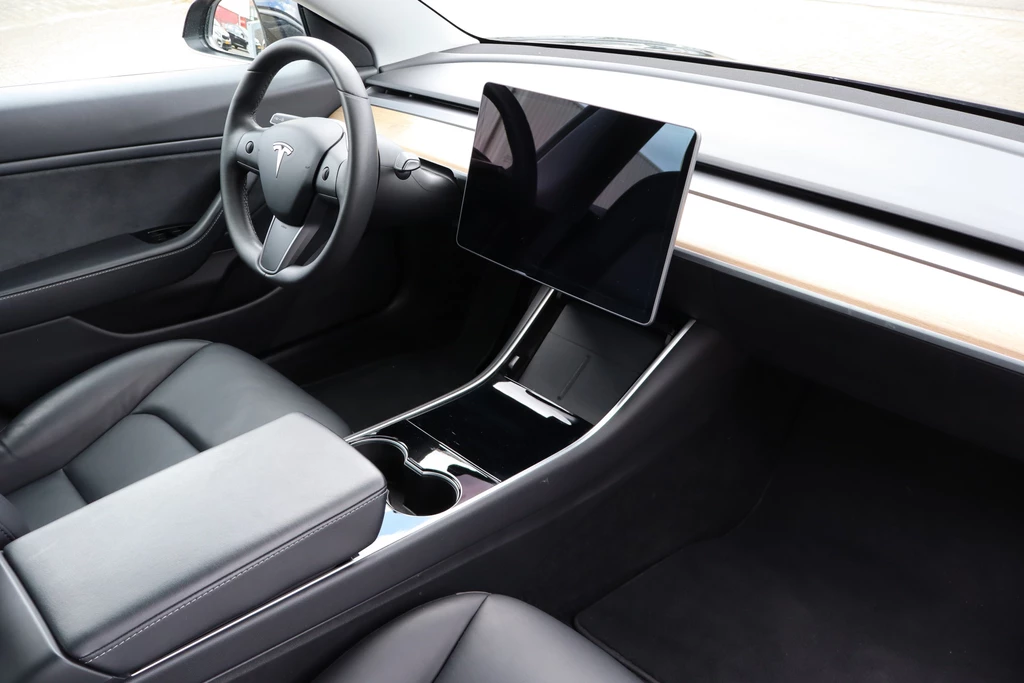 Tesla Model 3 – foto 9