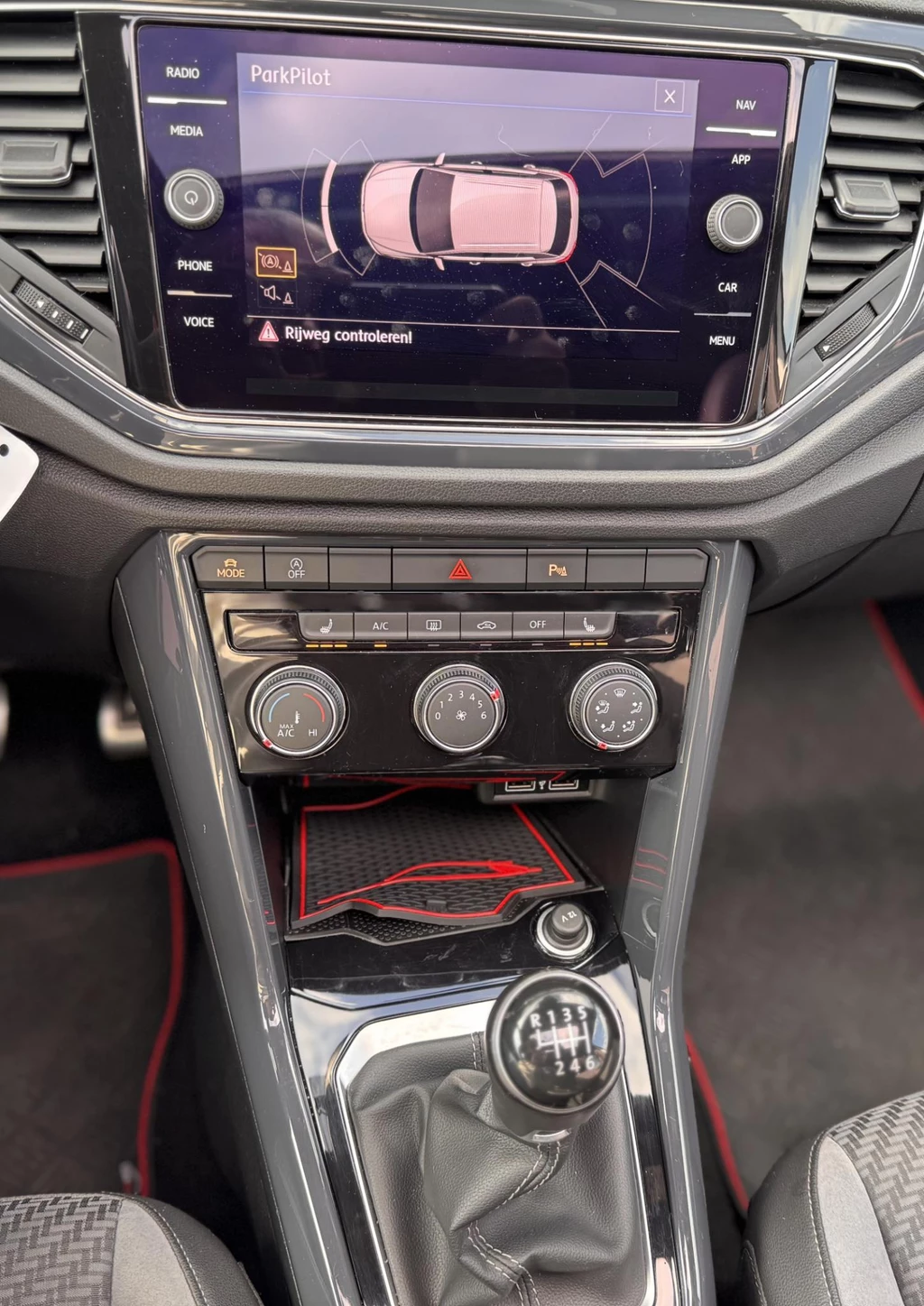 Volkswagen T-Roc – foto 12
