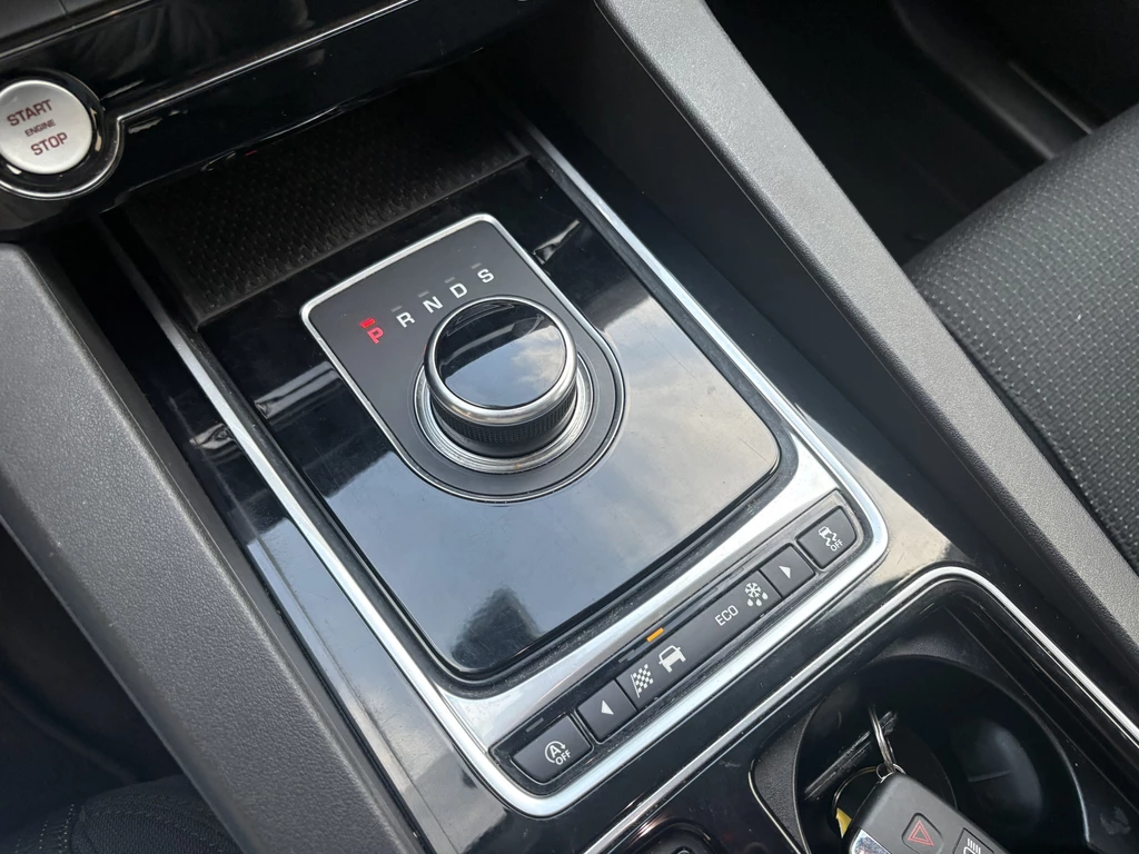 Jaguar F-PACE – foto 16