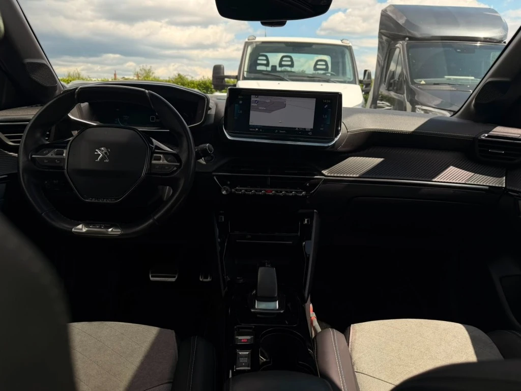 Peugeot 208 – foto 18