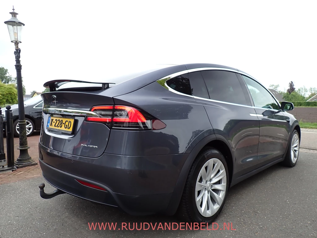 Tesla Model X – foto 6