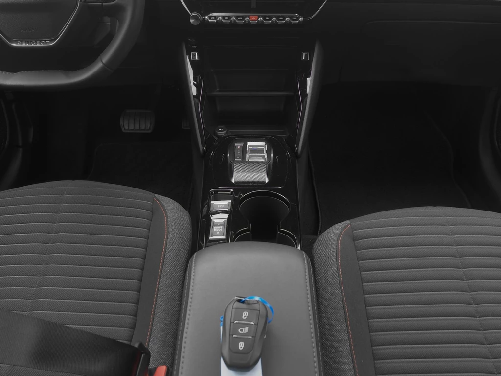 Peugeot e-208 – foto 27