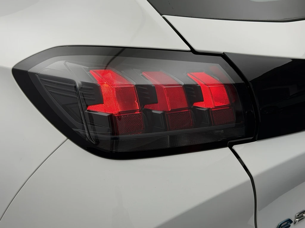 Peugeot e-208 – foto 21