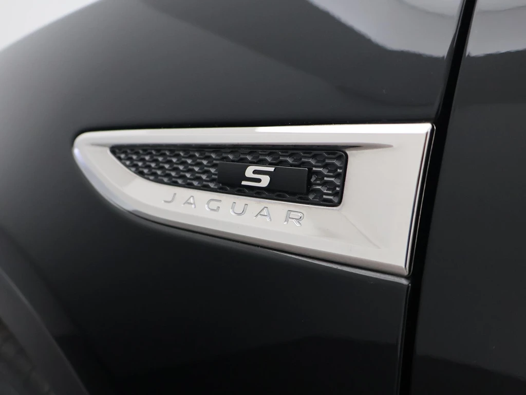 Jaguar E-PACE – foto 25