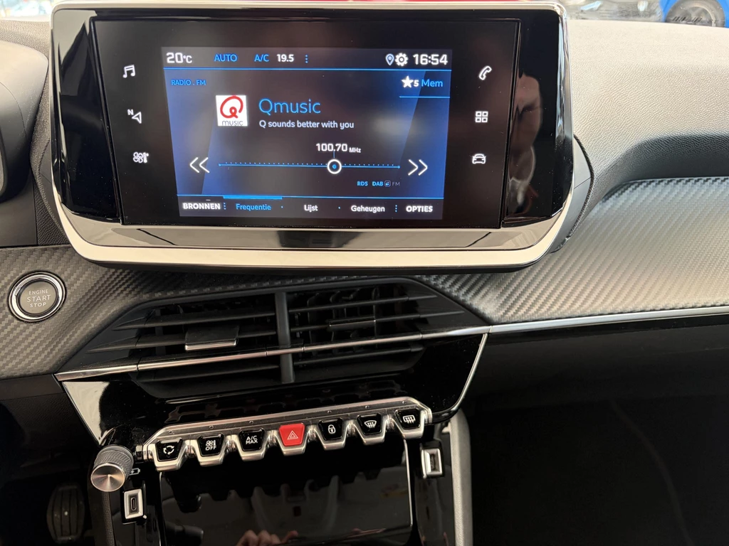 Peugeot 208 – foto 11