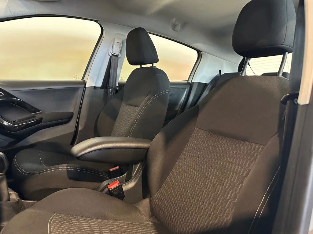 Peugeot 208 – foto 37