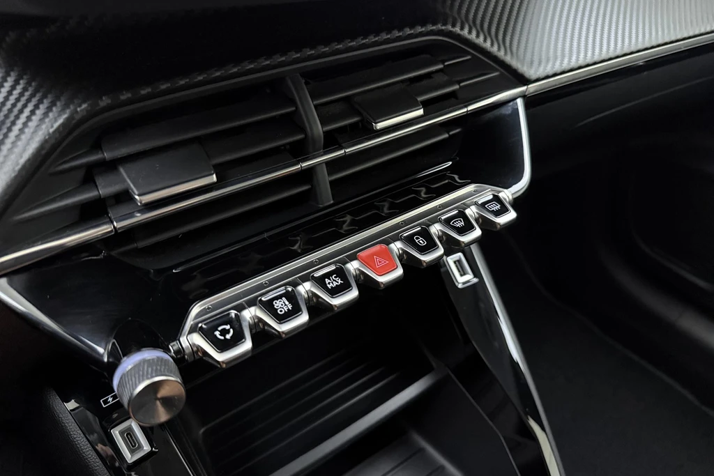 Peugeot 208 – foto 23