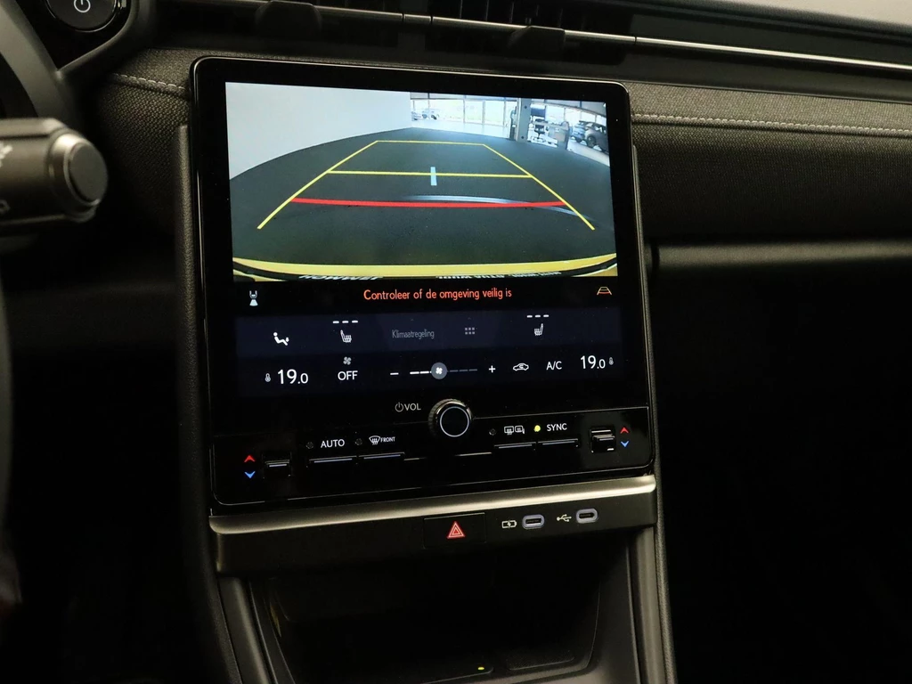 Lexus LBX – foto 32