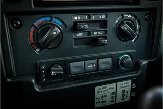 Land Rover Defender – thumbnail 28