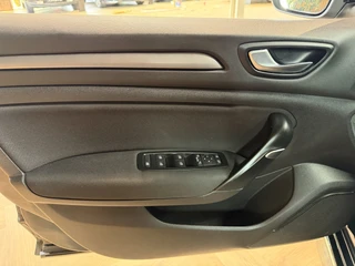 Renault Megane E-Tech – thumbnail 9