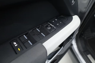 Land Rover Defender – thumbnail 10