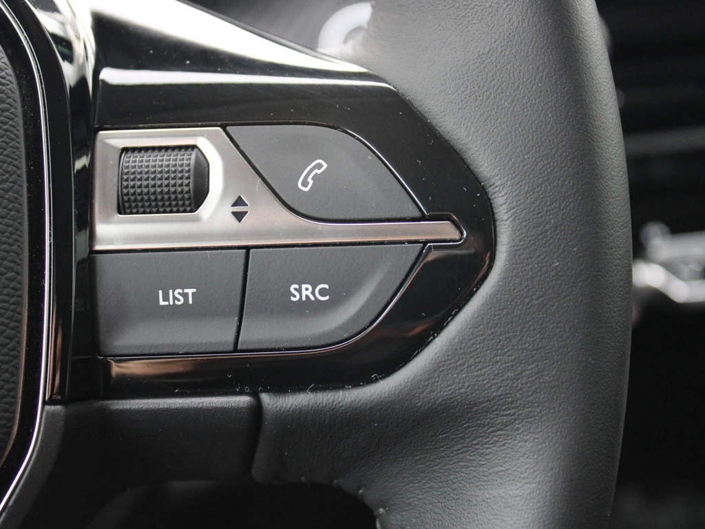 Peugeot e-208 – foto 10
