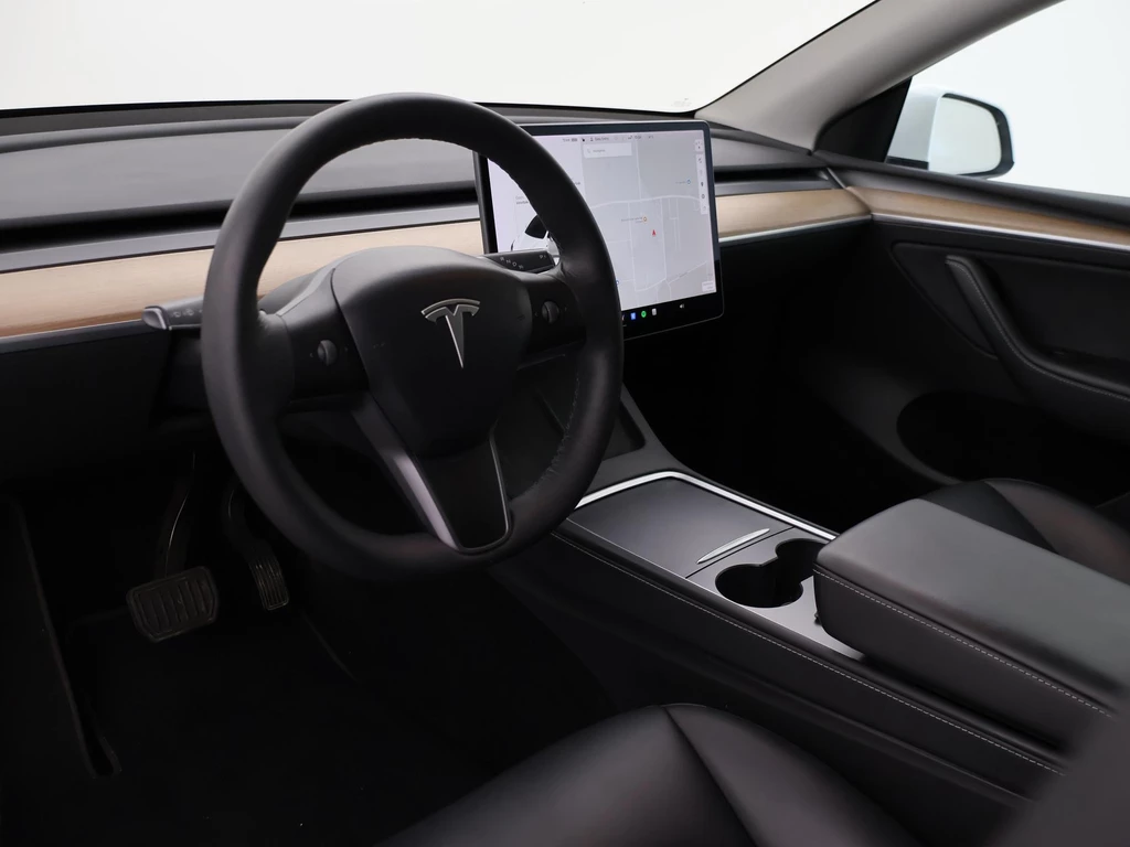Tesla Model Y – foto 24