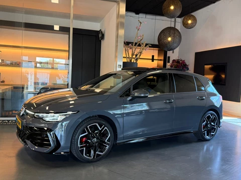 Volkswagen GOLF 8.5 1.5 eTSI R-Line Facelift Panorama Achteruitrijcamera