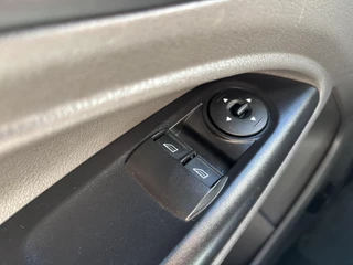 Ford Transit Connect – thumbnail 30