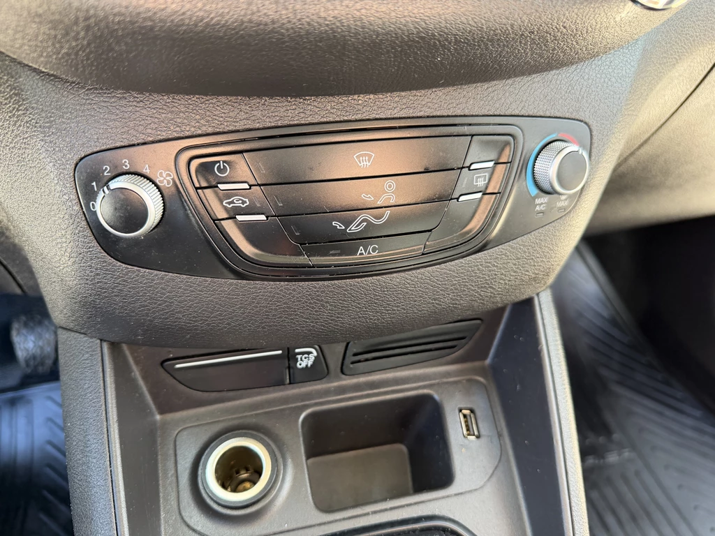 Ford Transit Courier – foto 24