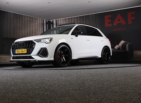 Audi Q3 45 TFSI e RSQ3 Look / AUT / Cc / Lane Assist / Camera / Dig Cockpit / Open Panoramadak / Pdc / Matrix / 21 Inch