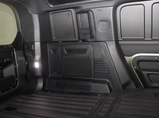 Land Rover Defender – thumbnail 14