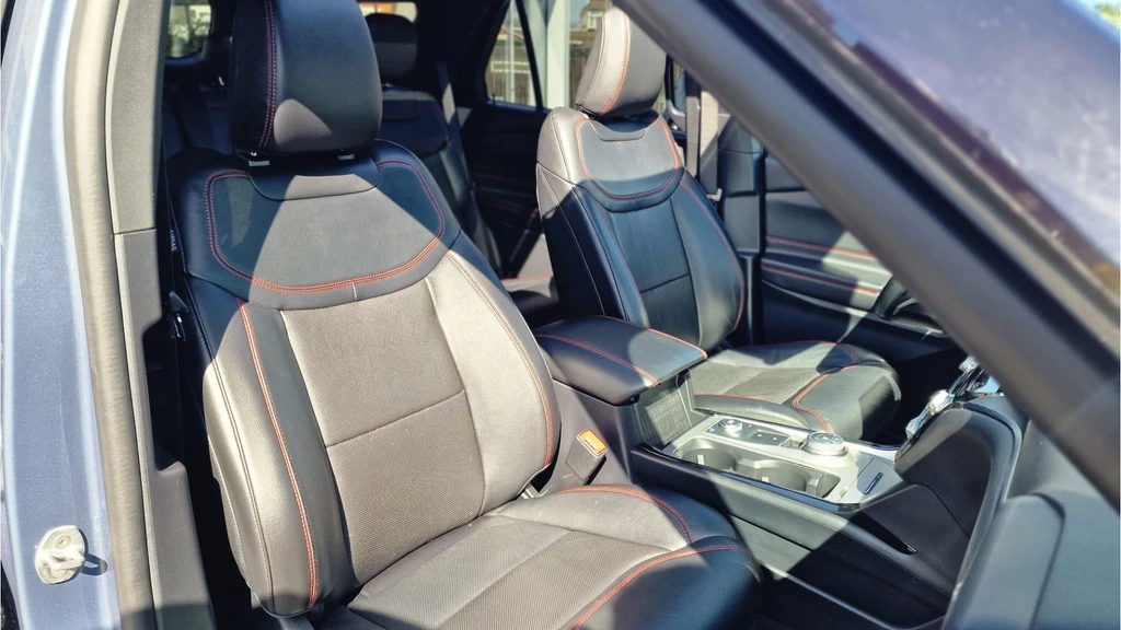 Ford Explorer – foto 23